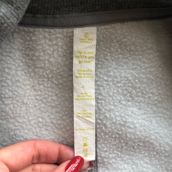 Vintage Lululemon runner’s sweater w gloves - Picture 7 of 8